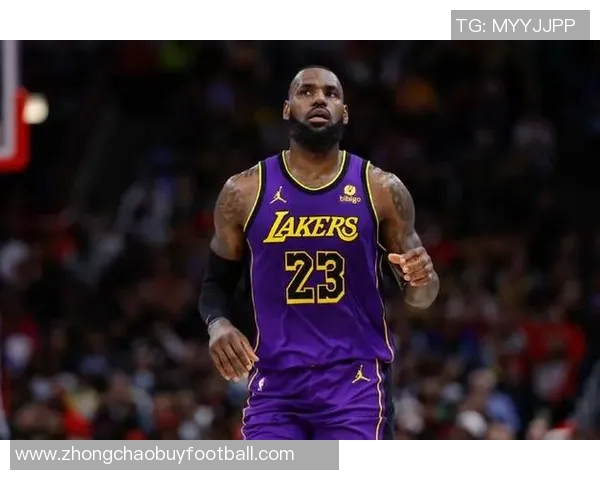 詹姆斯周二中午宣布退役实为广告宣传早有预兆引发热议